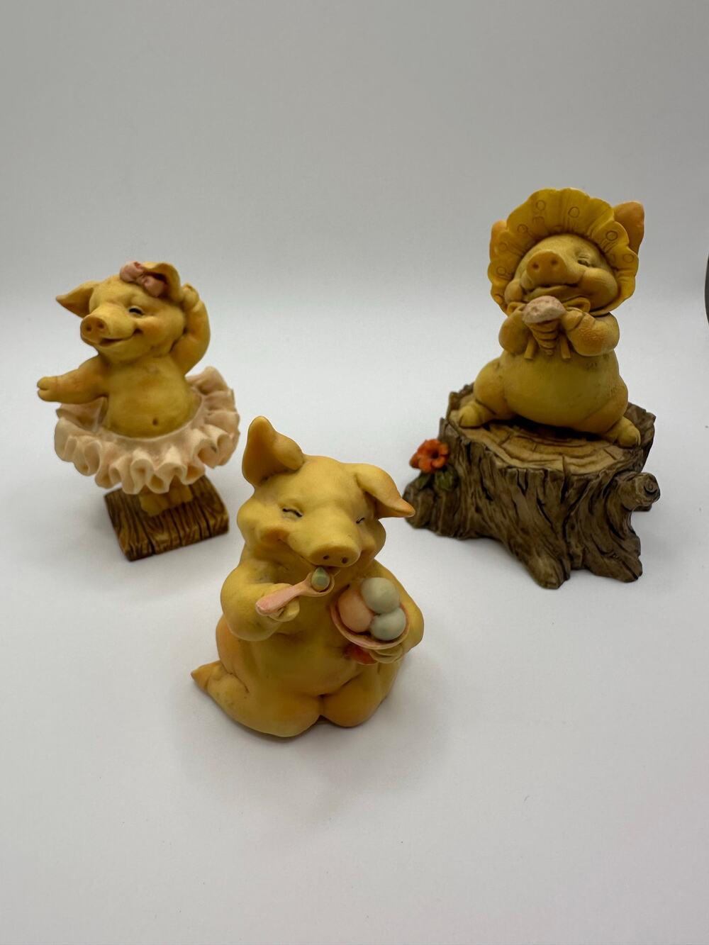 1992 Pigsville pig figurine by Ganz Set of 3.